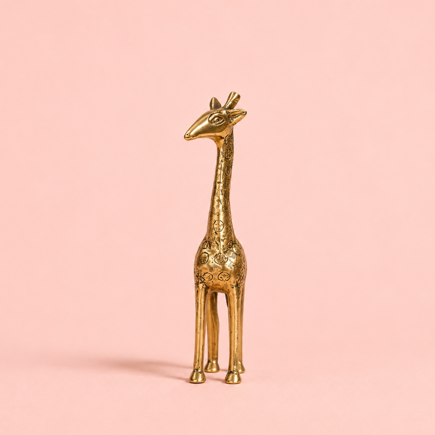 GIRAFFE STATUE